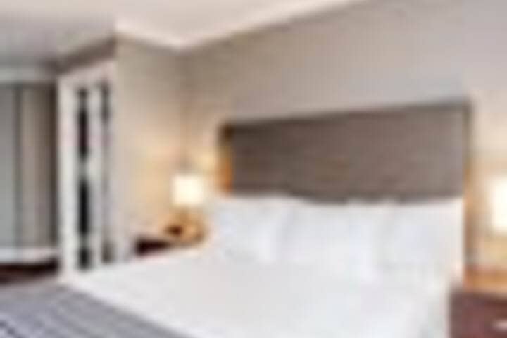 Room 32 of 186