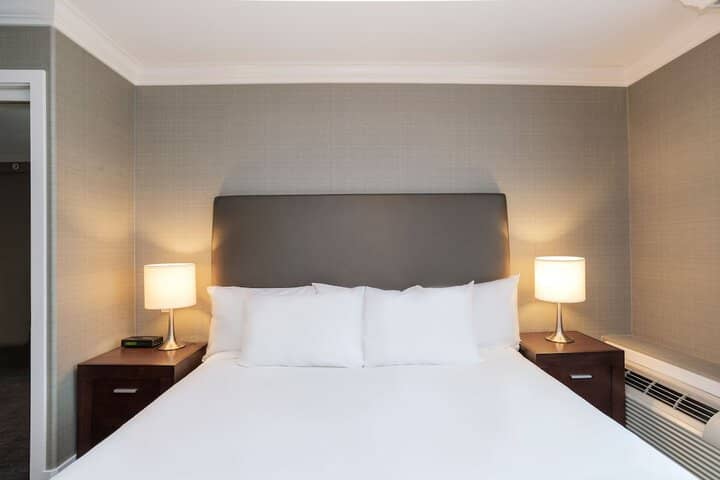 Room 27 of 186