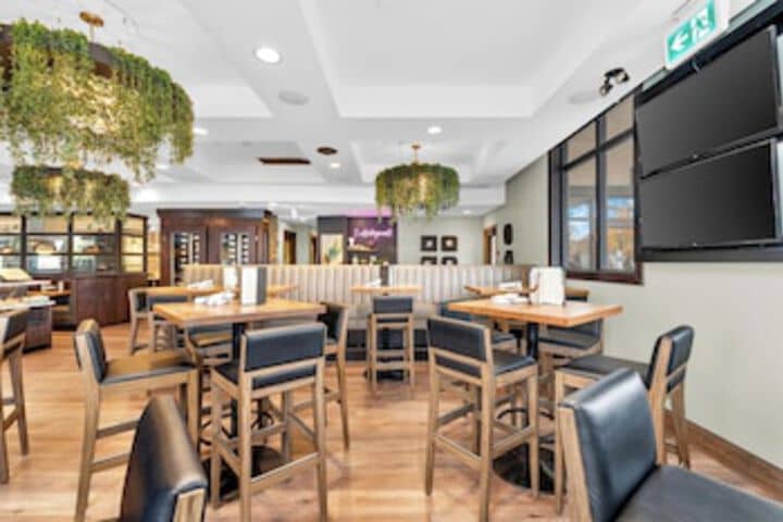 Dining 157 of 186