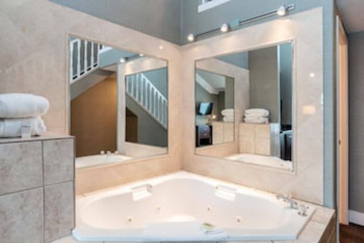 Hot Tub 121 of 186