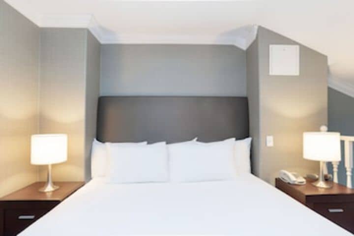 Room 7 of 186