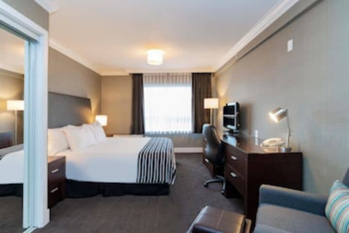 Room 28 of 186