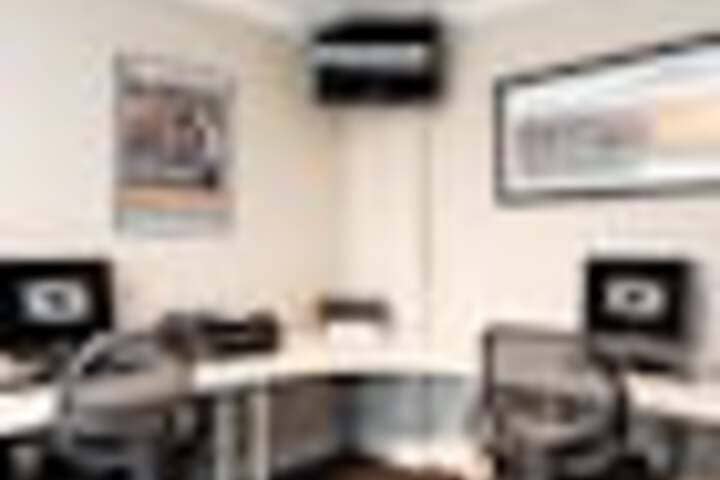 Business Center 179 of 186