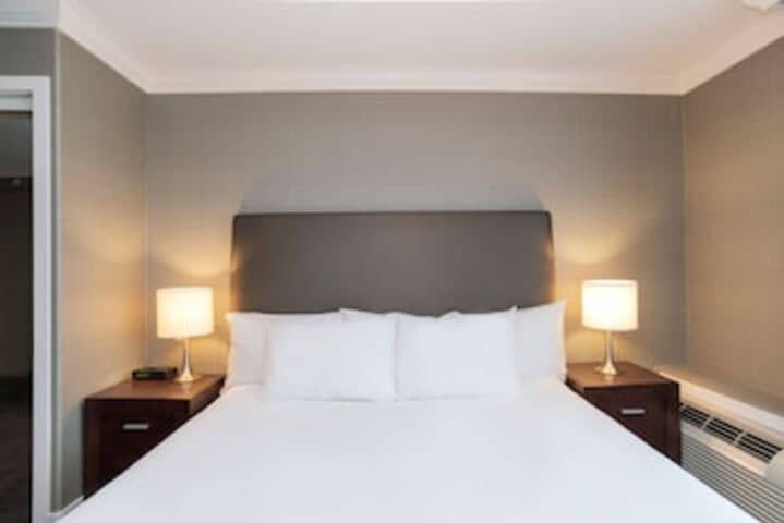 Room 25 of 186